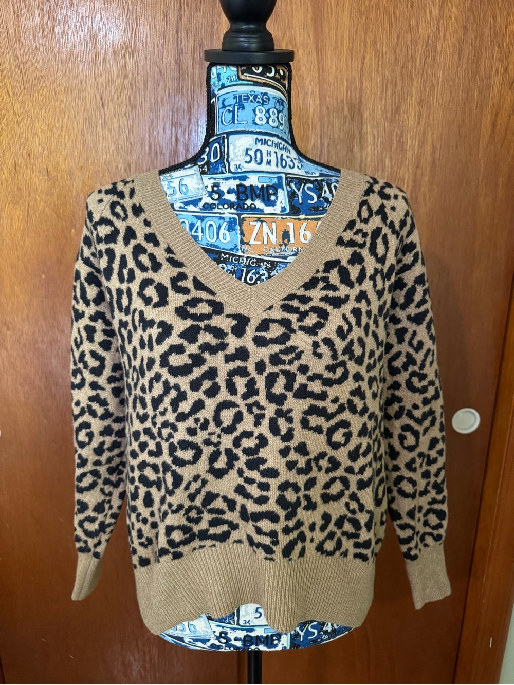 Old Navy Leopard-Print V-Neck Sweater in Tan and Black